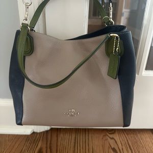 Coach Tote/Shoulder bag in great condition!